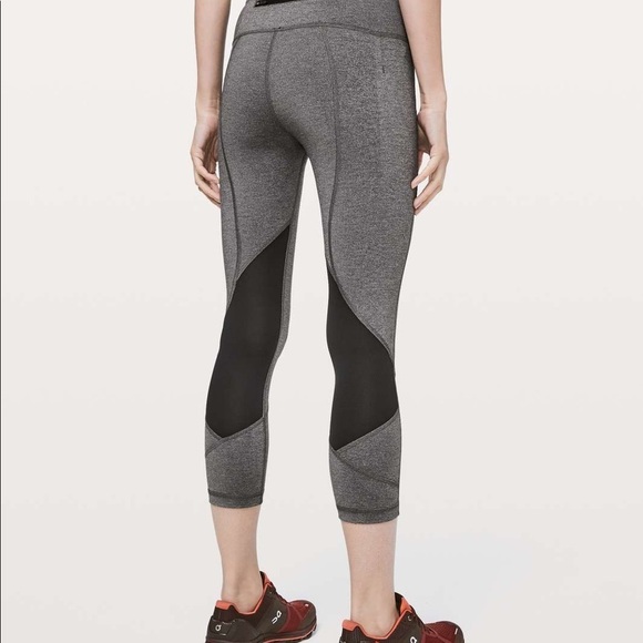 Lululemon / Pace Rival Crop 22” grey black panel 4 - Picture 4 of 7